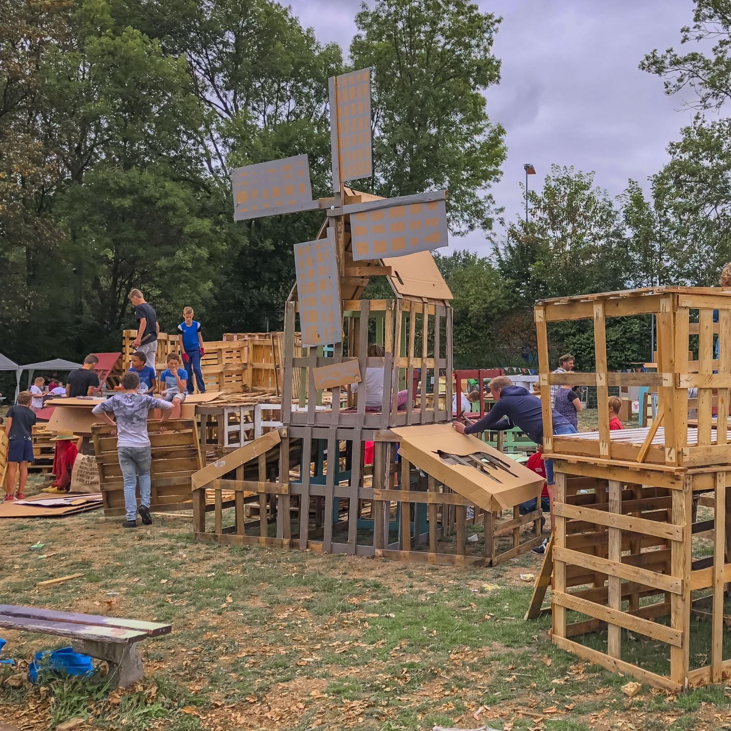 Huttenbouwen op de speelweek