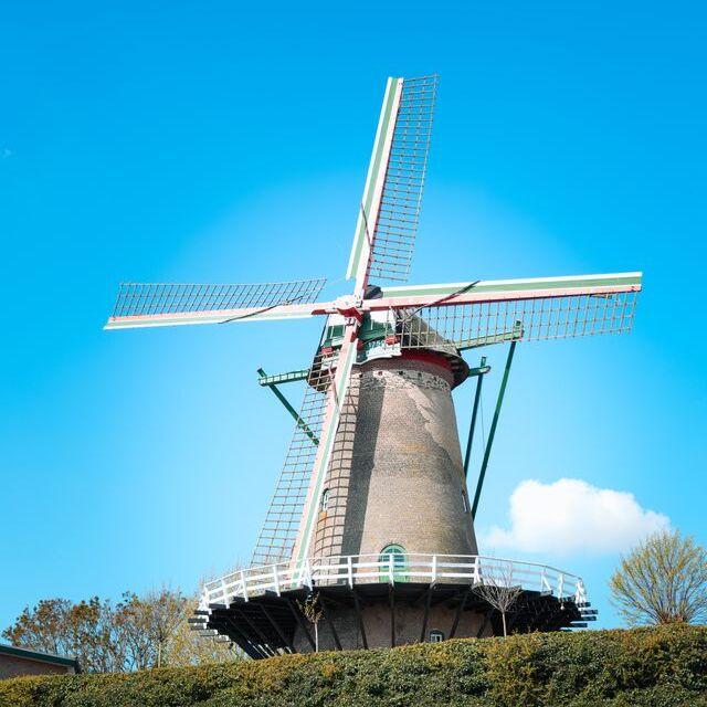 De molen van Axel, bekeken van onderaf