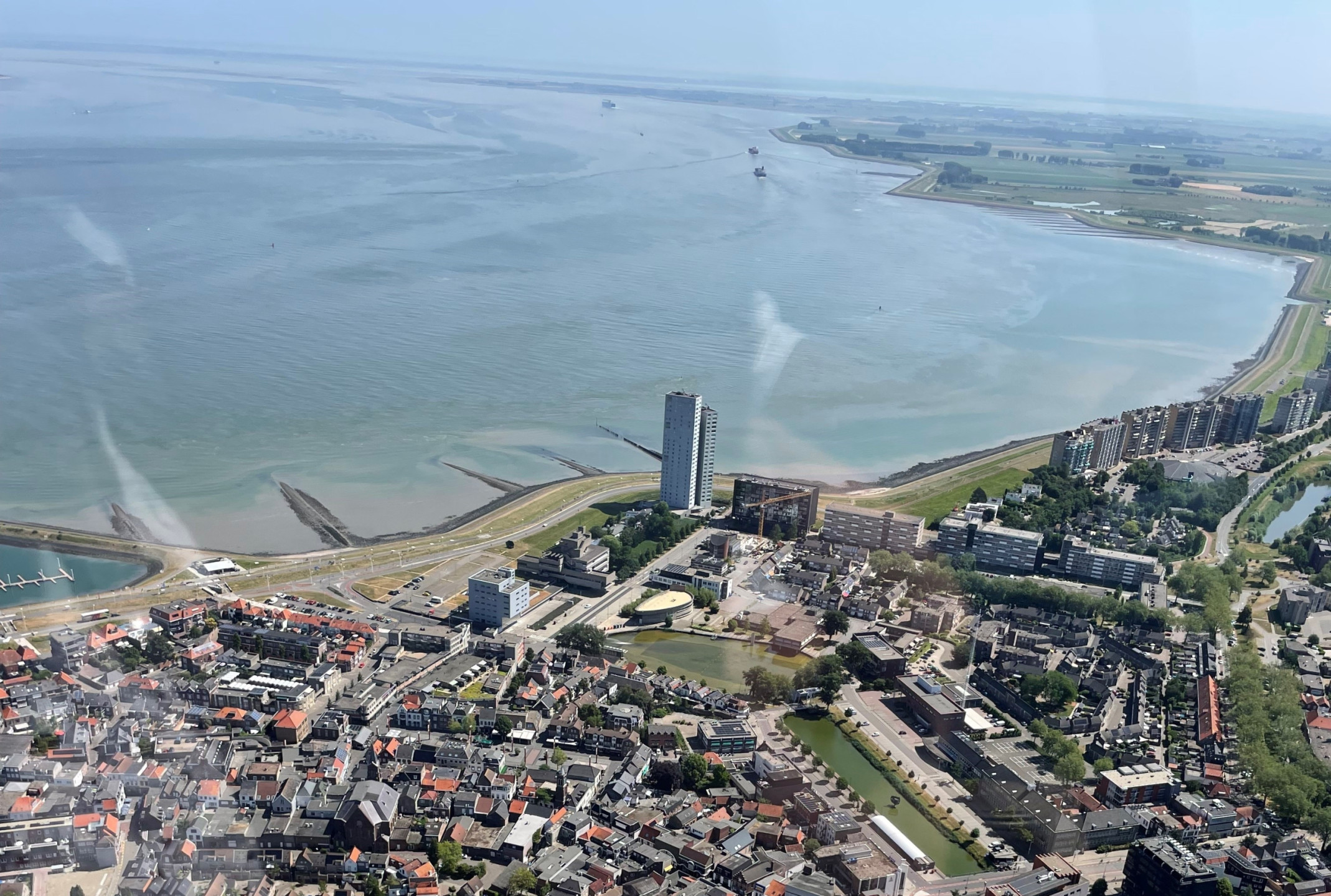Dronefoto van de stad Terneuzen