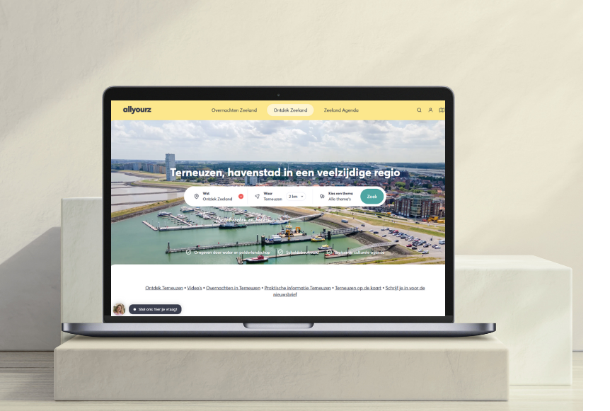 Laptop met website van allyourz