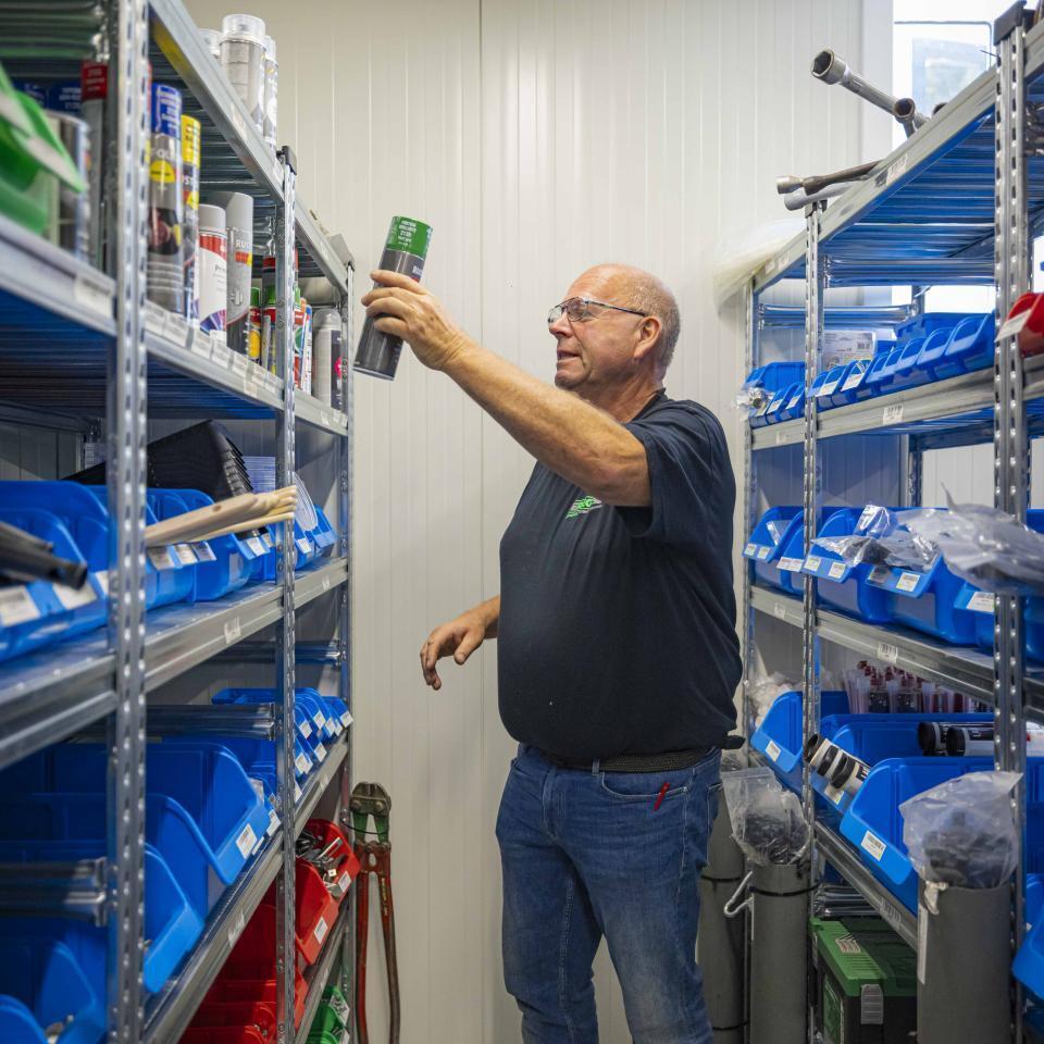 Luc bouwde een volledig gedigitaliseerd magazijn op.